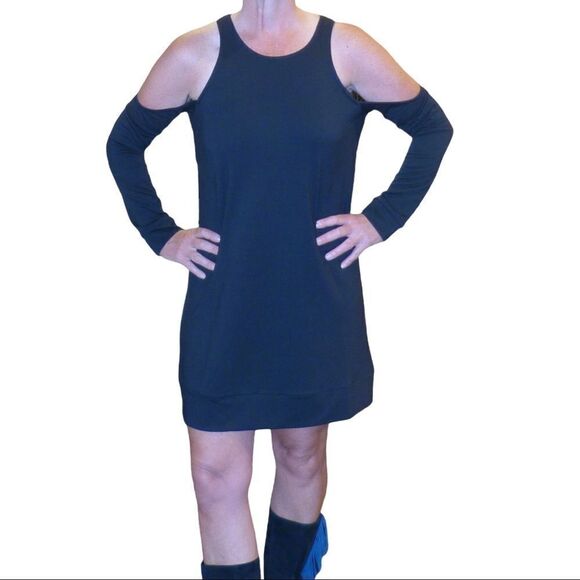 TOBI Women’s Cold Shoulder Zipper Back Fleece Dress Black Size Medium - Picture 1 of 12